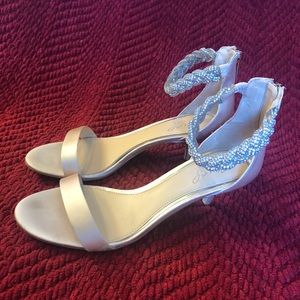 Jewel by Badgley Mischka Heels